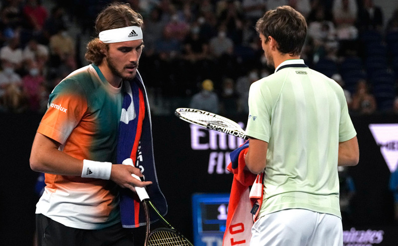 Australian Open: Πήρε το τρίτο σετ ο Μεντβέντεφ και προηγείται 2-1 του Τσιτσιπά
