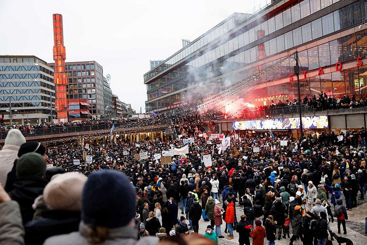 Σουηδία: Διαδηλώσεις κατά του υγειονομικού πάσου &#8211; Δείτε φωτογραφίες