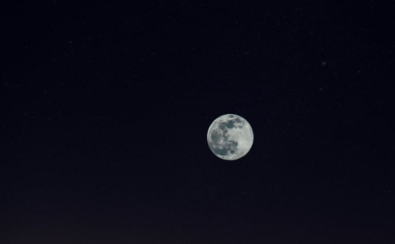 Πανσέληνος και ολική έκλειψη Σελήνης τα χαράματα της Δευτέρας &#8211; Εν μέρει ορατή και από την Ελλάδα