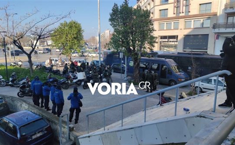 Εκκένωση κατάληψης στο ΑΠΘ: Στο Αυτόφωρο οι 15 συλληφθέντες &#8211; «Αστακός» τα δικαστήρια
