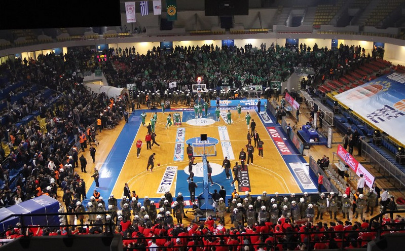 Το κλειστό γήπεδο μπάσκετ του Ελληνικού ξηλώνεται και μεταφέρεται στα Ιωάννινα