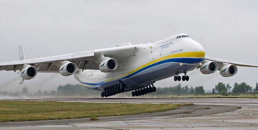 Πόλεμος στη Ουκρανία: Καταστράφηκε το μεγαλύτερο αεροσκάφος του κόσμου, λέει ο ουκρανός ΥΠΕΞ