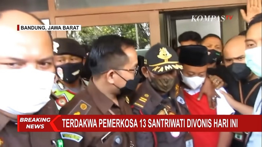 Ινδονησία: Ισόβια κάθειρξη σε καθηγητή ισλαμικού σχολείου για τον βιασμό 13 μαθητριών