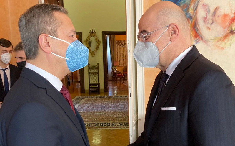 Στη Ρώμη ο Νίκος Δένδιας: Συναντήθηκε με τον πρέσβη του Ουζμπεκιστάν και την πρέσβη της Υεμένης
