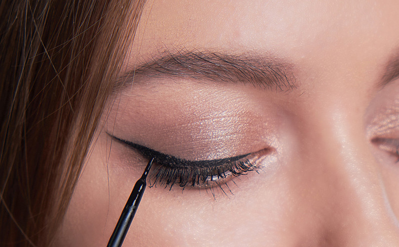 Τέσσερα tips για να εφαρμόζετε το eyeliner τέλεια κάθε φορά