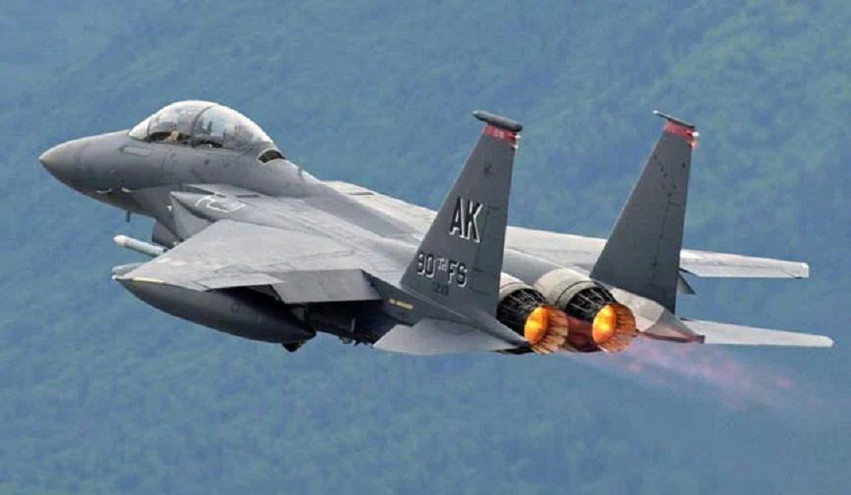 Ιαπωνία: Εντοπίστηκε η σορός ενός εκ των πιλότων του F-15 που είχε χαθεί τον Ιανουάριο