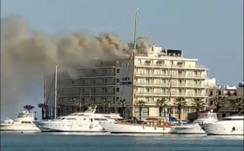 Φωτιά σε ξενοδοχείο της Χίου: Γέμισε καπνούς το λιμάνι