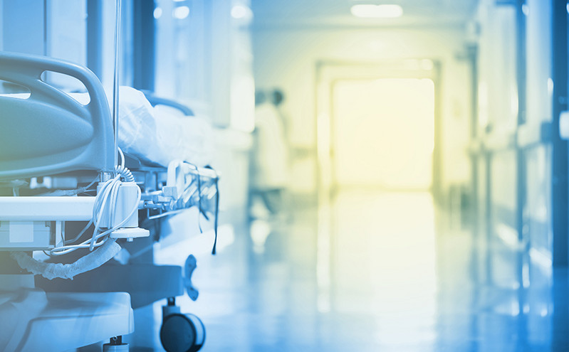 ΠΟΕΔΗΝ: Απαράδεκτη και παράνομη η ανάθεση διακομιδών από τα νοσοκομεία σε ιδιωτικά ασθενοφόρα
