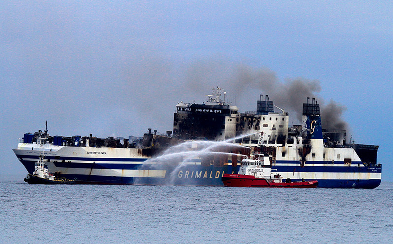 Euroferry Olympia: «Το πλοίο είναι σαν χύτρα που επιπλέει και βράζει», λέει ο συντονιστής της ΕΜΑΚ