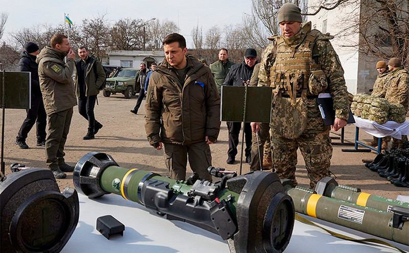 Πόλεμος στην Ουκρανία: Ο Ζελένσκι ανοίγει τα σύνορα σε όποιον ξένο θέλει να πολεμήσει