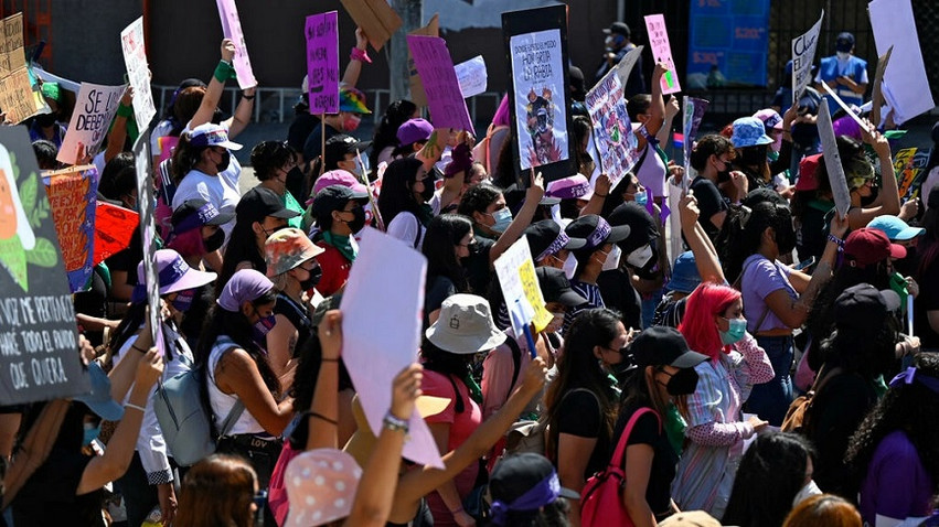 Διαδήλωση στο Ελ Σαλβαδόρ υπέρ της αποποινικοποίησης της άμβλωσης