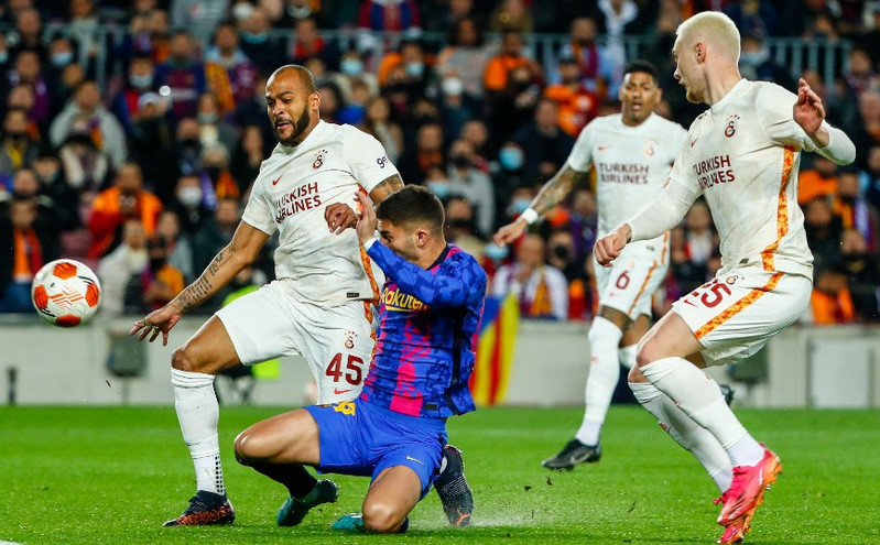 Europa League: Όρθια στην έδρα της Μπαρτσελόνα η Γαλατασαράι, νίκη για Αταλάντα &#8211; Δείτε τα γκολ
