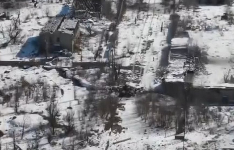 H στιγμή που ρωσικό τανκ γίνεται κομμάτια &#8211; Το συνταρακτικό βίντεο από drone