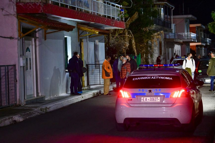 Μακελειό στην Ανδραβίδα: Επιχείρηση της Αστυνομίας στο σπίτι του εγκλήματος – Έχει εντοπιστεί άτομο μέσα