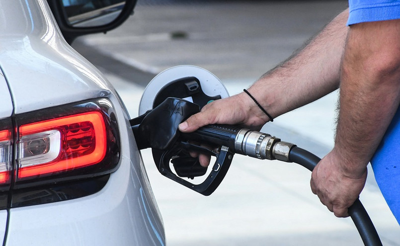 Επιδότηση καυσίμων: Πώς θα κάνετε την αίτηση &#8211; Το bonus των 5 ευρώ