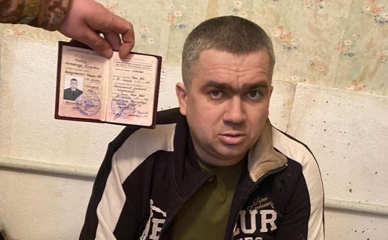 «Πιάσαμε Ρώσο κατάσκοπο με εσώρουχα του ουκρανικού στρατού» &#8211; Εικόνες μετά τη σύλληψη