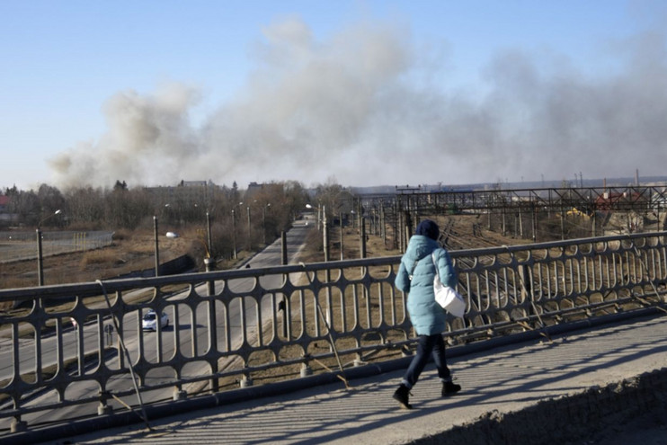 Πόλεμος στην Ουκρανία: «Οι Ρώσοι βομβάρδισαν λεωφορεία με αμάχους»