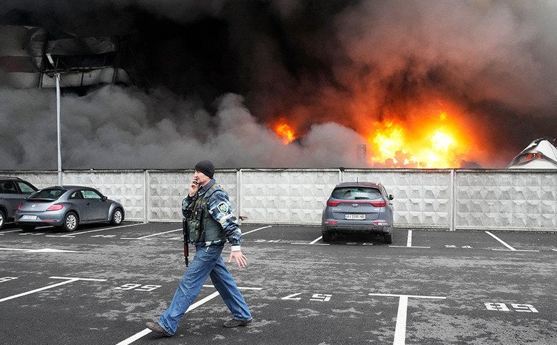 Εβδομάδα  &#8211; φωτιά με το βλέμμα στην Ουκρανία