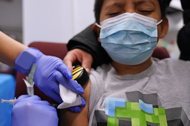 ΗΠΑ – CDC: Ο εμβολιασμός παιδιών με Pfizer-BioNTech μειώνει σημαντικά τον κίνδυνο μόλυνσης από την Όμικρον