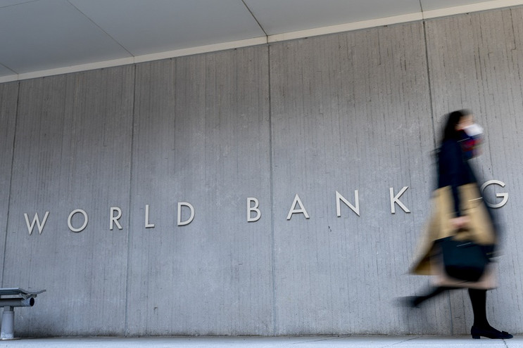 Παγκόσμια Τράπεζα: Τουλάχιστον για τρία χρόνια το σοκ από τις αυξήσεις των τιμών