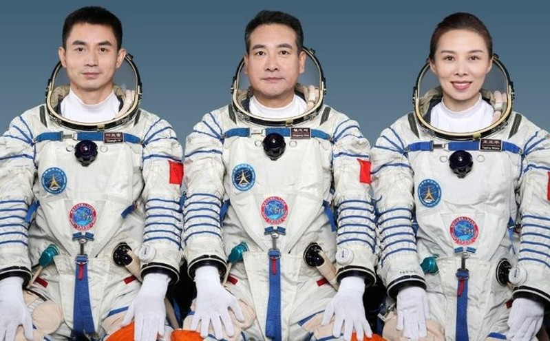 Κίνα: Επέστρεψαν στη Γη οι τρεις αστροναύτες της αποστολής Shenzhou-13