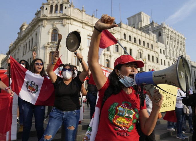 Περού: Διαδηλωτές απαιτούν την παραίτηση του προέδρου της χώρας