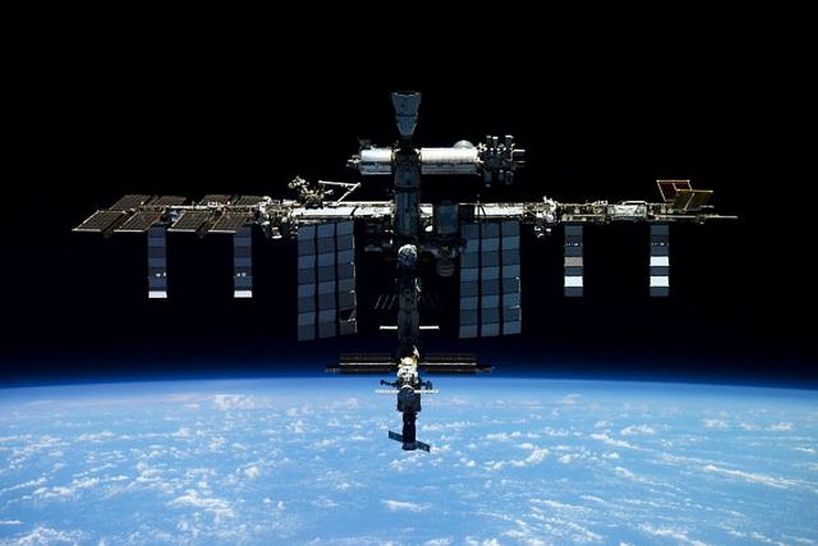 ΗΠΑ: Επέστρεψαν στη Γη οι τέσσερις αστροναύτες της πρώτης ιδιωτικής διαστημικής αποστολής