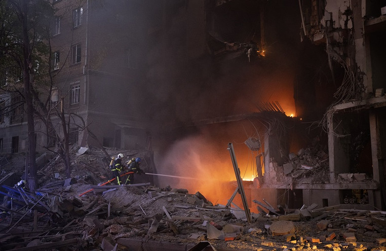 Πόλεμος στην Ουκρανία: Τουλάχιστον δέκα οι τραυματίες από την επίθεση στο Κίεβο
