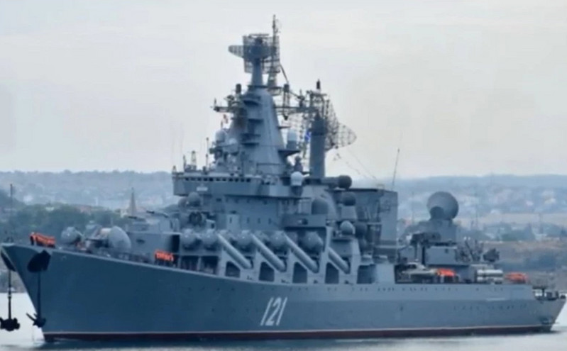 Πόλεμος στην Ουκρανία: Ρωσικό καταδρομικό φλέγεται έπειτα από ουκρανικό πυραυλικό πλήγμα