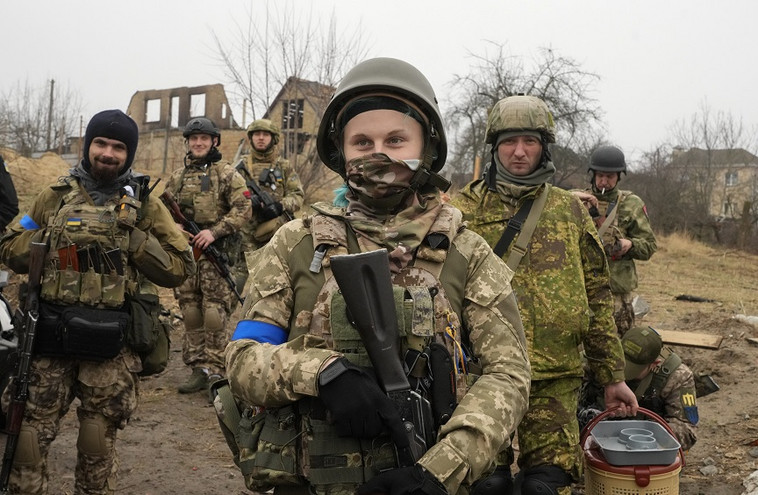 Interpol: Προσοχή στην αποστολή όπλων στην Ουκρανία &#8211; Μεταπολεμικά μπορεί να καταλήξουν σε μαφιόζους