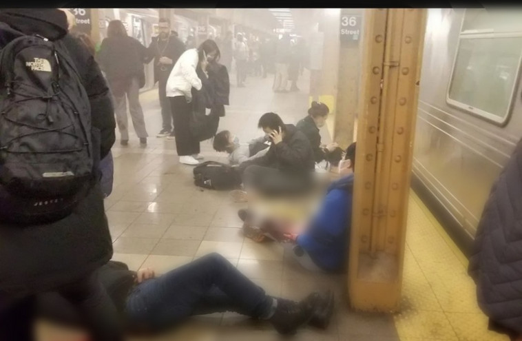 Επίθεση στο μετρό της Νέας Υόρκης: Προφυλακίστηκε ο δράστης &#8211; «Έσπειρε τον τρόμο σε όλη την πόλη» είπε η εισαγγελέας