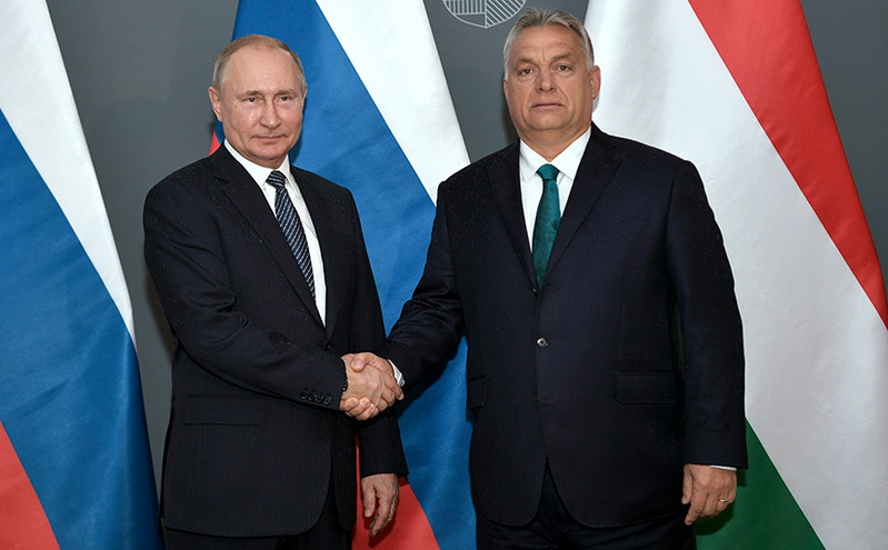 Ο Πούτιν συγχαίρει τον Ορμπάν για τη νίκη του, ελπίζει σε ενίσχυση της «σύμπραξης» με την Ουγγαρία