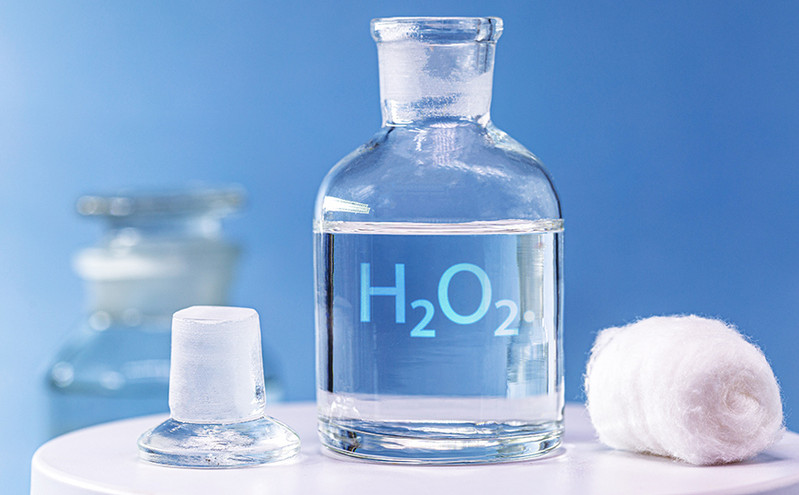 Υπεροξείδιο του υδρογόνου: Γιατί να το χρησιμοποιήσετε στη ρουτίνα περιποίησής σας