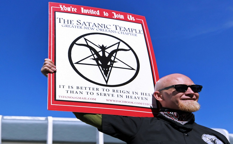 Βοστόνη: Ο Ναός του Σατανά ζητά να υψωθεί το λάβαρό του στο δημαρχείο