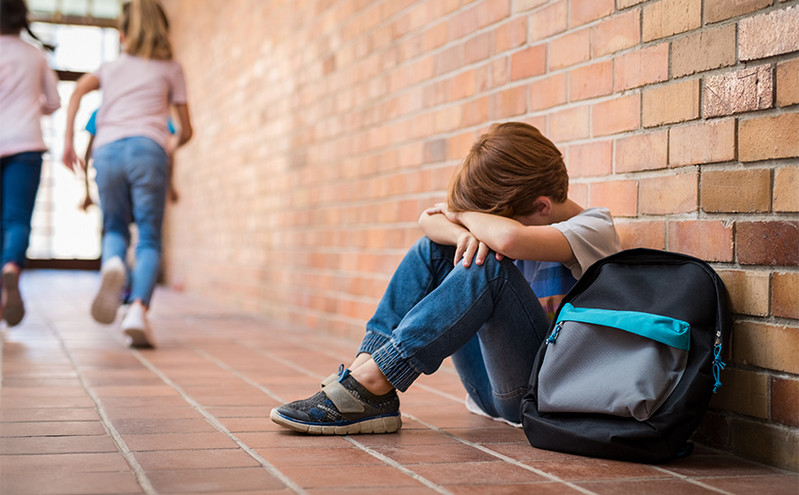 Αυτοκτονία 14χρονου στον Κολωνό: Μητέρα φίλου του Μάκη καταγγέλλει – Πολλά περιστατικά bullying ακόμα και στο Δημοτικό