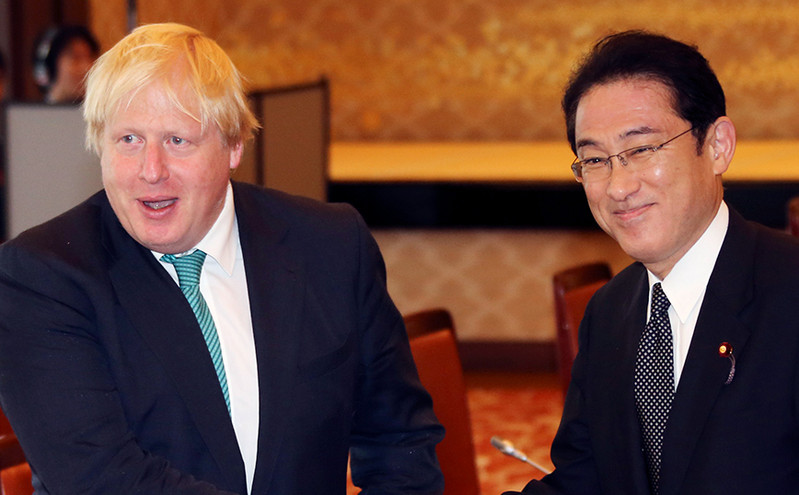 Τετ α τετ του Μπόρις Τζόνσον με τον Ιάπωνα πρωθυπουργό για την κλιμάκωση της πίεσης στον Βλαντίμιρ Πούτιν