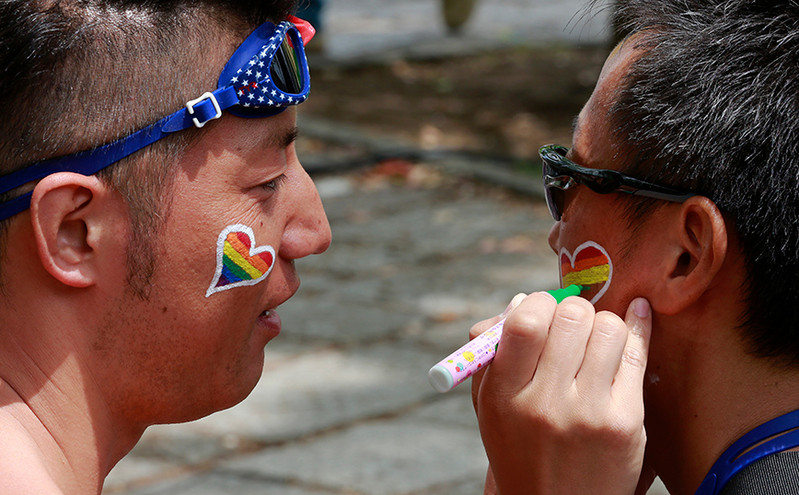 Ιαπωνία: Το Τόκιο θα αναγνωρίζει τις σχέσεις μεταξύ ατόμων του ίδιου φύλου από τον Νοέμβριο