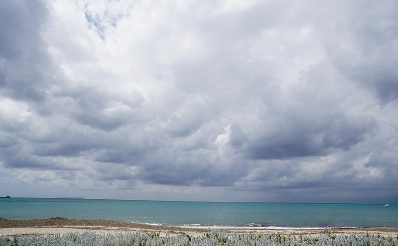 Καιρός: Πέφτει η θερμοκρασία, βροχές από το μεσημέρι στην Αττική &#8211; Η κακοκαιρία χαλάει το τριήμερο του Αγίου Πνεύματος