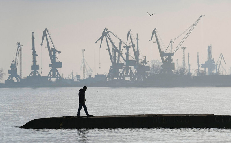 Πόλεμος στην Ουκρανία: «Το λιμάνι της Μαριούπολης λειτουργεί κανονικά» λέει η Μόσχα