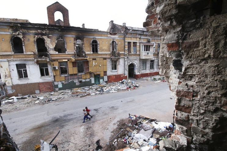 Πόλεμος στην Ουκρανία: Εφιαλτικοί υπολογισμοί από τον δήμαρχο για τους νεκρούς αμάχους στη Μαριούπολη