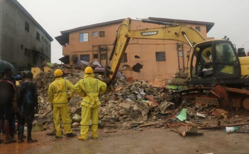 Οκτώ νεκροί από κατάρρευση τριώροφου κτιρίου στο Λάγος της Νιγηρίας
