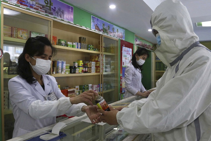 Βόρεια Κορέα: Ακόμη έξι θάνατοι με «πυρετό» και 233.000 με συμπτώματα λοίμωξης – Η χώρα μοιάζει να βασίζεται σε αντιβιοτικά