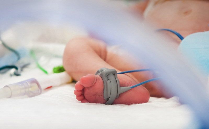 Κρήτη: Αγωνία για μωρό 14 μηνών που έχει διαγνωστεί με ηπατίτιδα