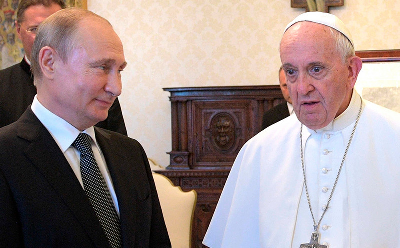 Πόλεμος στην Ουκρανία: Ο Πάπας Φραγκίσκος θέλει να συναντηθεί με τον Πούτιν στη Μόσχα