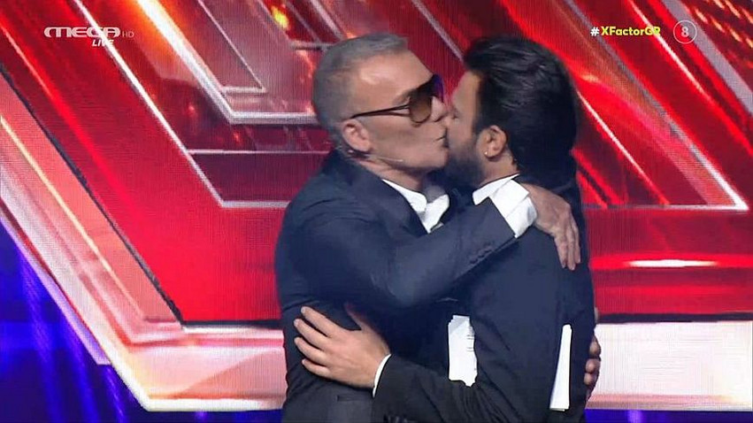 X Factor: Ο Στέλιος Ρόκκος φίλησε στο στόμα τον Ανδρέα Γεωργίου