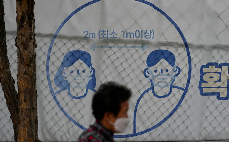 Κορονοϊός στη Βόρεια Κορέα: Καλούν τους πολίτες να κάνουν γαργάρες με αλατόνερο