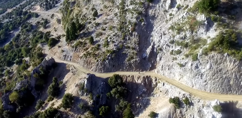 Ένας από τους πιο επικίνδυνους δρόμους όχι μόνο στην Ελλάδα αλλά και στον κόσμο