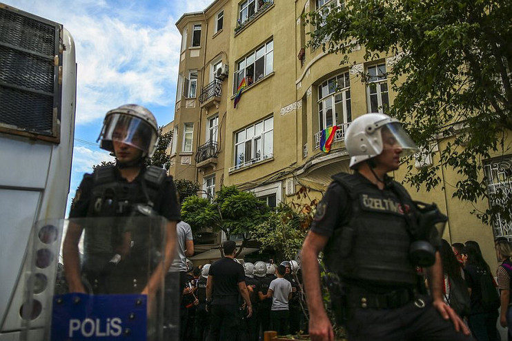 Τουρκία: Η αστυνομία εμπόδισε τη διεξαγωγή του Pride στην Κωνσταντινούπολη