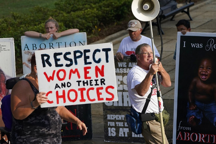ΗΠΑ: Κλινικές αμβλώσεων στην Αλαμπάμα διώχνουν γυναίκες που ζητούν βοήθεια