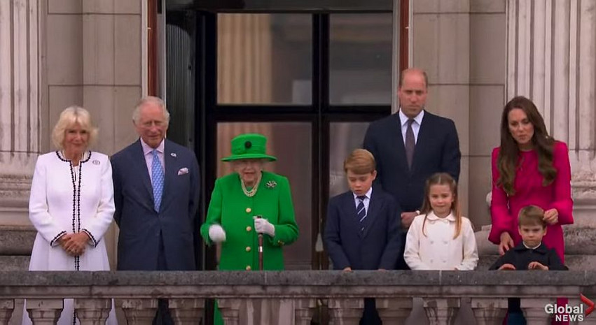 Βασίλισσα Ελισάβετ: Εμφανίστηκε και χαιρέτησε το πλήθος την τελευταία μέρα των εορτασμών του Ιωβηλαίου &#8211; Δείτε βίντεο